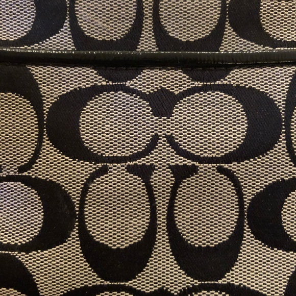 Coach NWOT Black Signature Wristlet - Picture 3 of 4